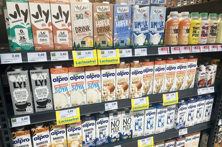 Pflanzen-Drink-Vielfalt für den Veganuary bei EDEKA Azevedo