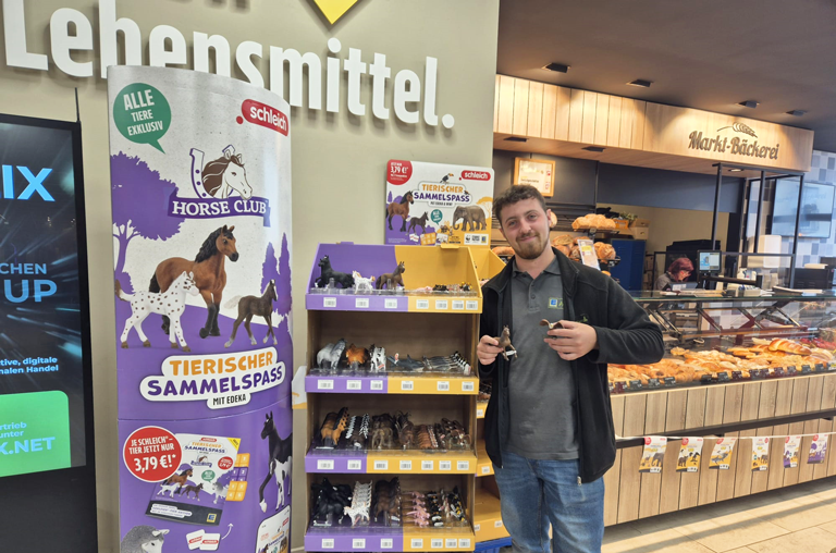Aufbau Schleich-Treueaktion bei EDEKA Azevedo